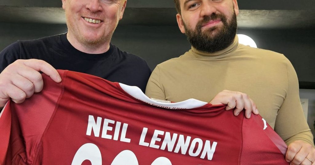 Neil Lennon set to work at Rapid: 33 players at squad reunion