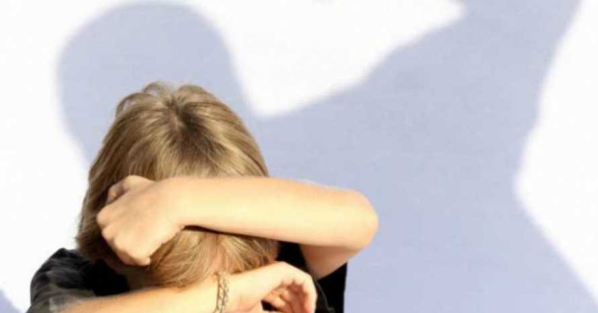 Romanians beat their children worse than ever.  How do we recognize an abused minor?