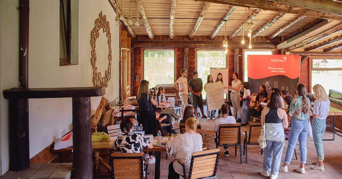 STUDY.  Romanian high school students, oriented towards left-wing values.  Psychologist: Actually, young people are not interested in politics