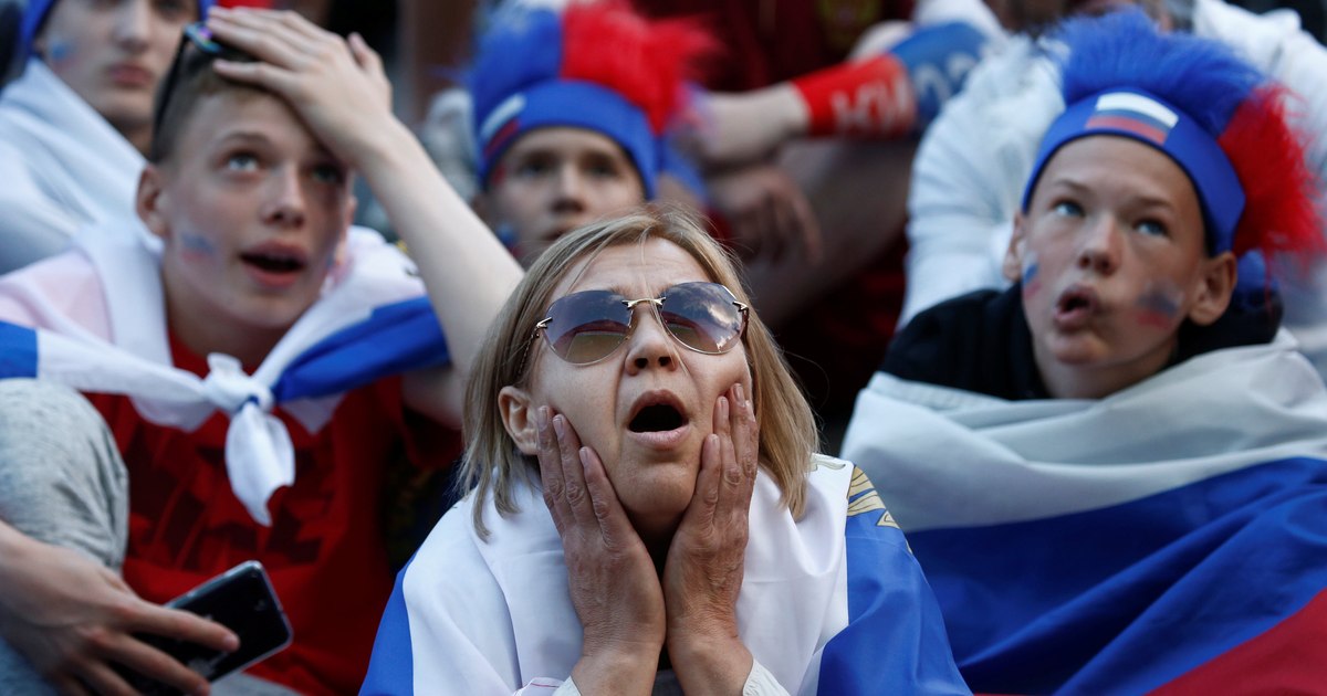 The Russians, in tears at the French Open: their heroine, beaten in the semifinals by an Italian who is only 1.63 meters tall