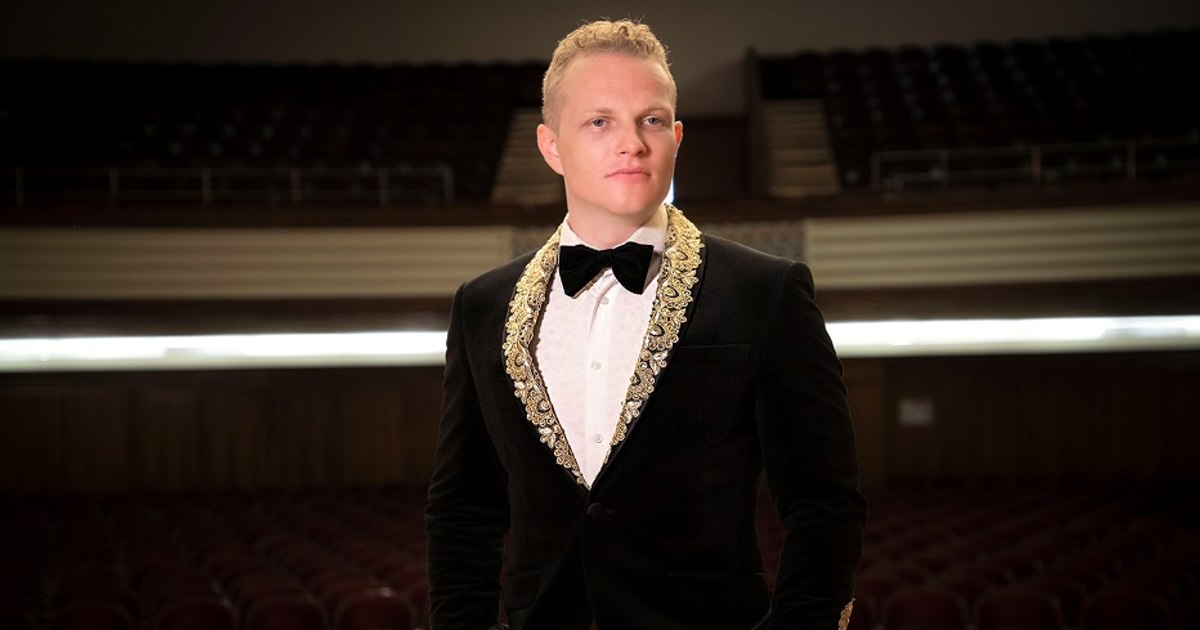 The "ace up the sleeve" of the tenor Ştefan von Korch.  He will make his debut on July 26 in Palermo in CARMINA BURANA