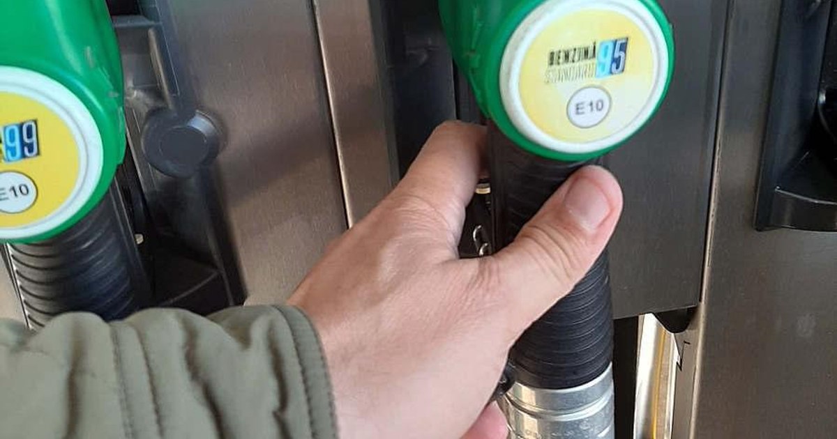 The blunder of a Romanian tourist on his way to Greece: "Caution, you put water in gasoline in Bulgaria.  The warning light came on"