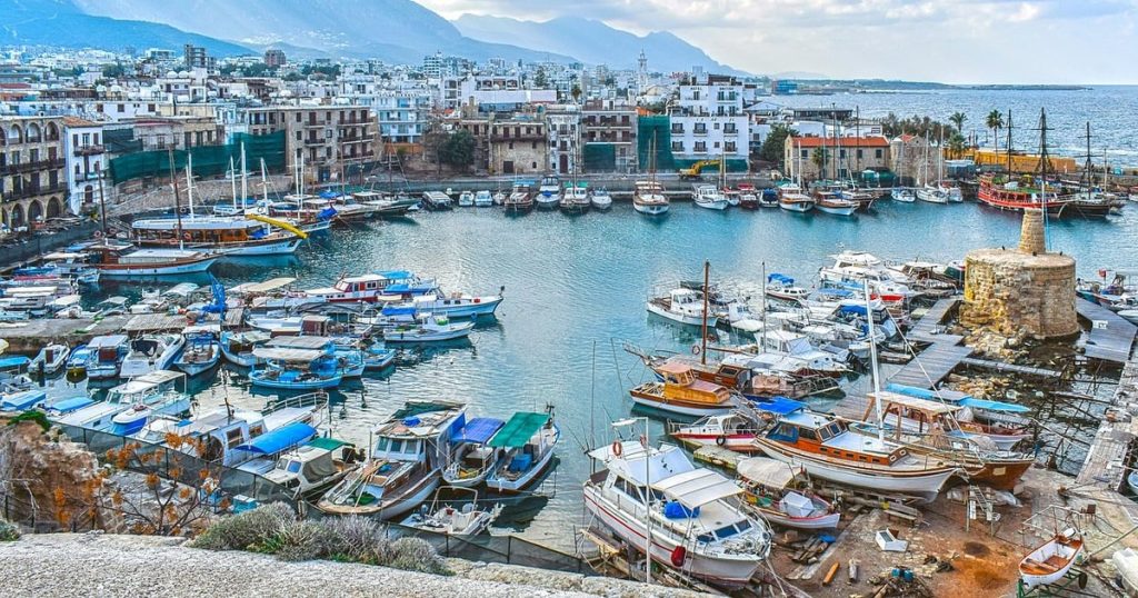 The dream tourist destination where Romanians are greeted with prices unchanged from before the pandemic.  "In Mamaia I used to spend that much in one day"