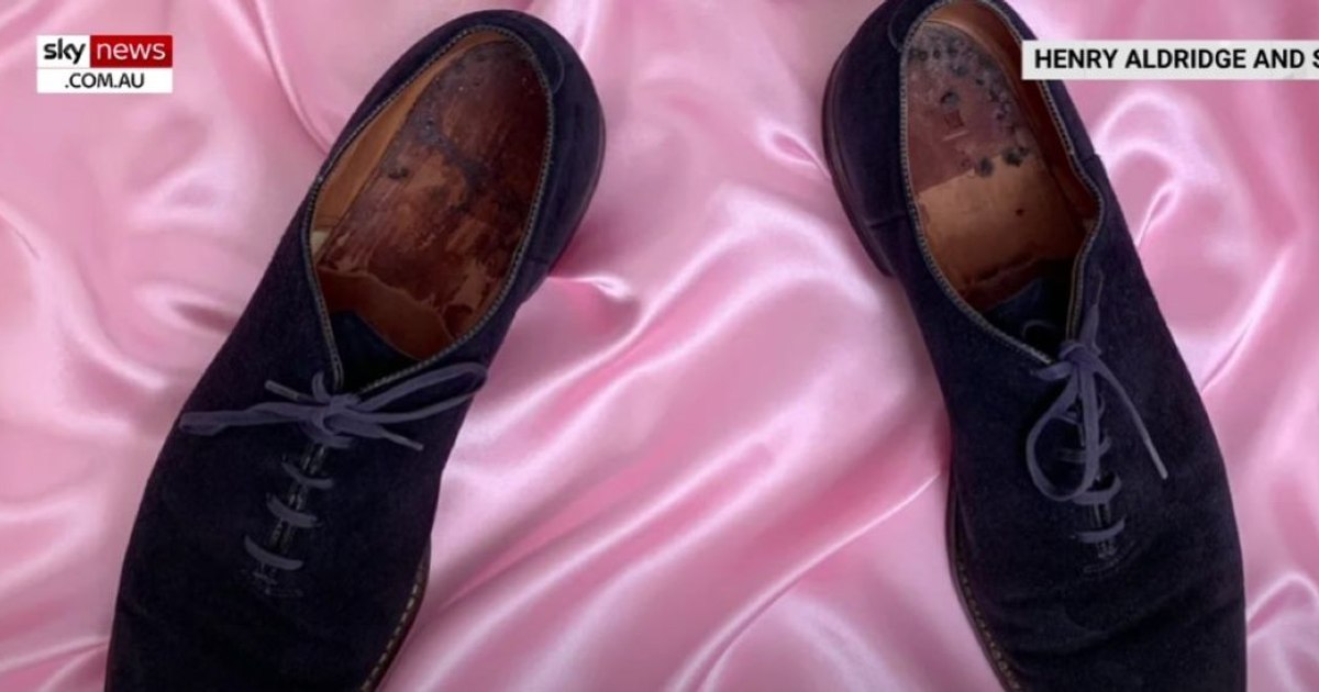 The fabulous amount that Elvis Presley's famous "Blue Suede Shoes" could sell for VIDEO