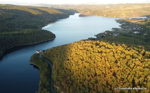 Lake Cincis from Hunedoara Photo Daniel Guță THE TRUTH (36) JPG