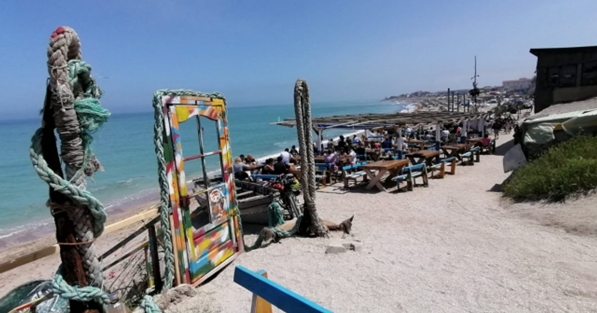 The reason why a disabled young woman was kicked out of a beach in Vama Veche.  "I prefer that to human urine and feces"