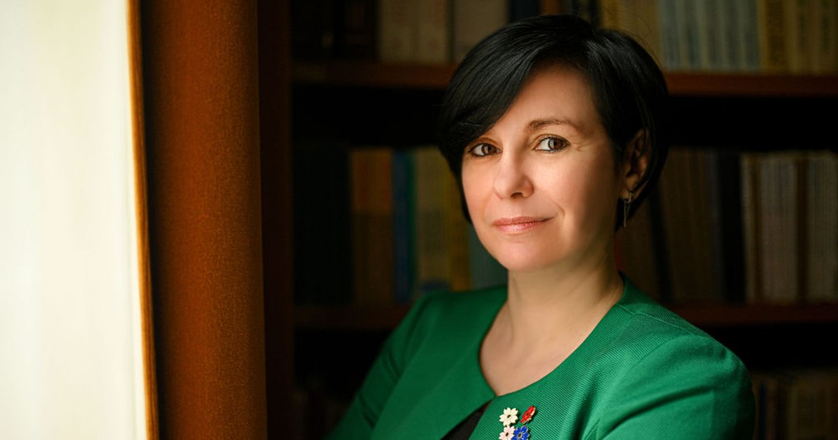 The teacher who teaches life lessons through music.  Her students are evaluated in the Voice of Romania style