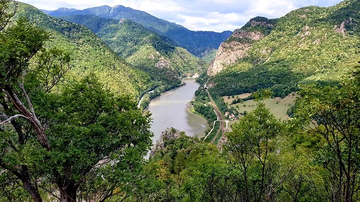 Olt Valley. Photo: National Tourist Information Center Vâlcea