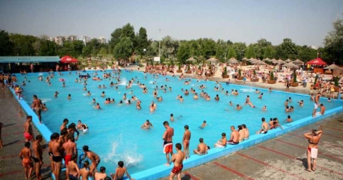 A myth busted.  How do you know that there is too much chlorine in the pool water?