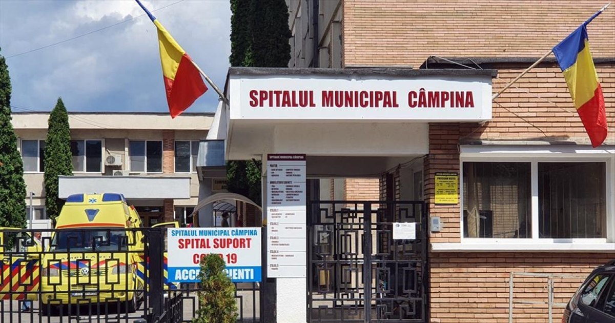 At the Câmpina Hospital, patients are baked at 35 degrees in the rooms.  Air conditioners "exist, are installed, are installed, only..."