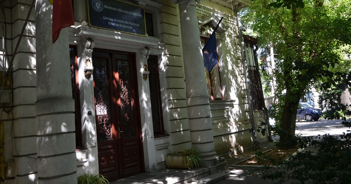 Baccalaureate, politicized in an election year.  Unprecedented accusations against the Ministry of Education