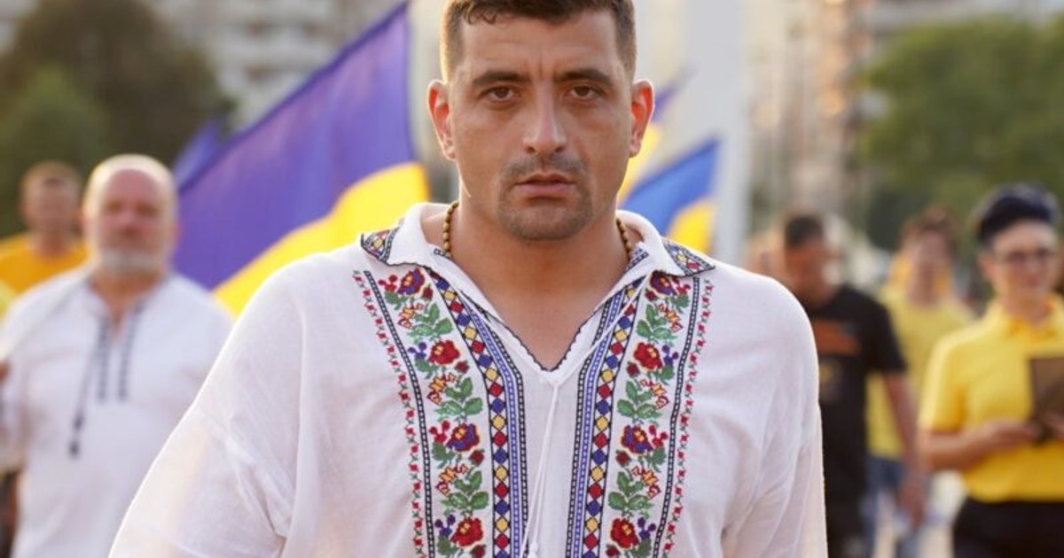 Candidate profile.  George Simion, from the stadium lawn, on a legionary-inspired route, towards Cotroceni