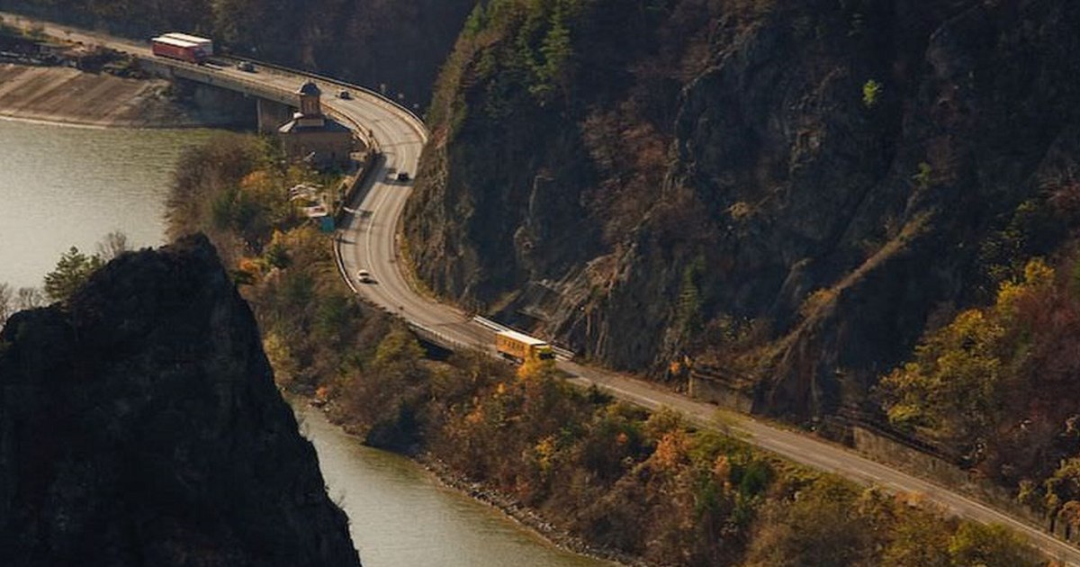 Closing the Olt Valley traffic would affect tourism in Sibiu and increase the risk of accidents