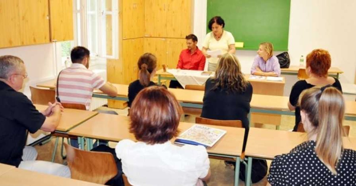 Entitlement 2024. Today is the written test.  Rules in the exam hall