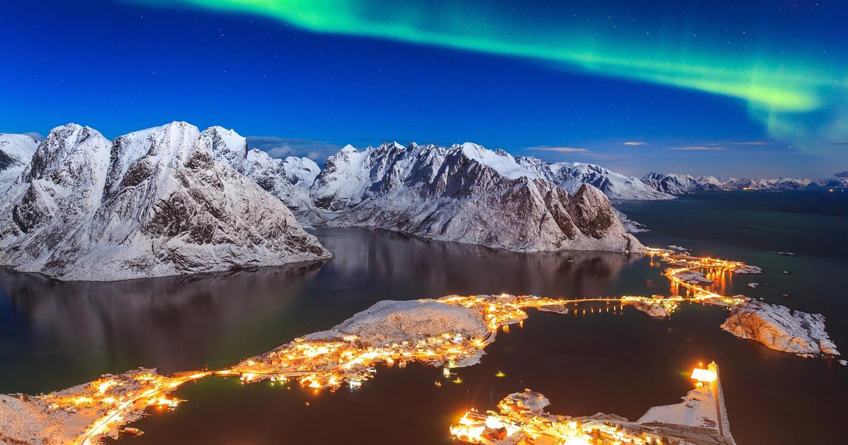 Extreme solar flares and a weak magnetic field - the deadly combination for life on Earth.  The disaster that happened 42,000 years ago