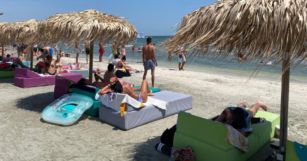 How much money did a Romanian tourist end up spending on the seaside?  Prices are higher every year