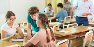 Liberal MP criticizes cut to 5 minutes in overcrowded schools: ‘A child’s brain doesn’t work like a machine’