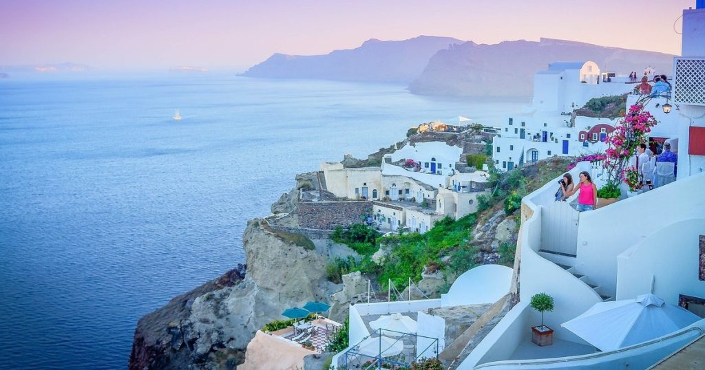 More and more Romanians are choosing to spend their holidays in Greece: their number is expected to increase by 10% this season
