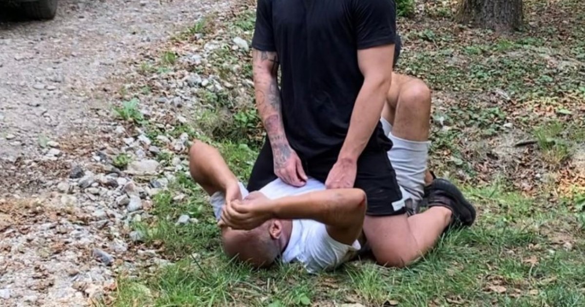 Mutual accusations in the scandal involving Mihai Zmărandescu, the son of Gigi Becali's former bodyguard.  "That machete was in my car"