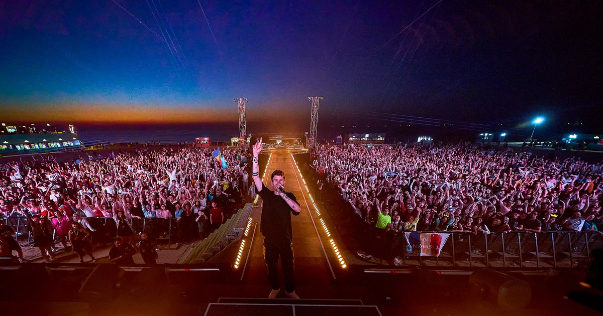 Over 278,000 fans enjoyed the sixth edition of Europe's biggest beach festival PHOTO
