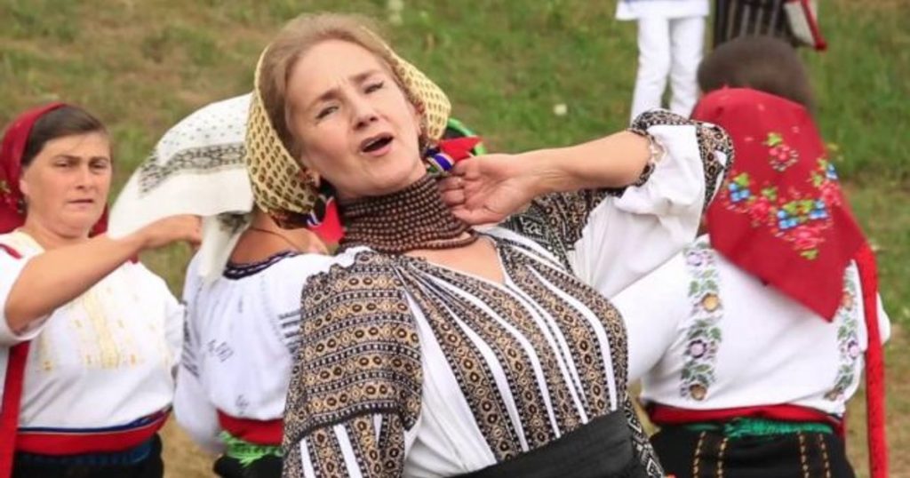 Sofia Vicoveanca revealed what helps her look so good at 82 years old: "I eat the fruits, I don't squeeze them on my face, like other women do" VIDEO