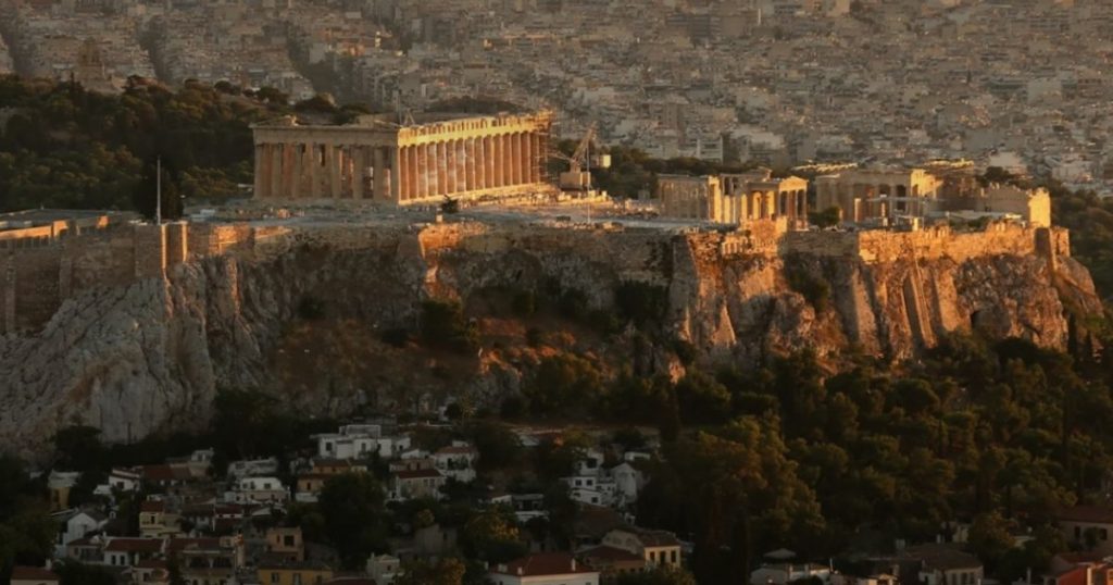 The Acropolis in Athens is partially closed due to a new heat wave