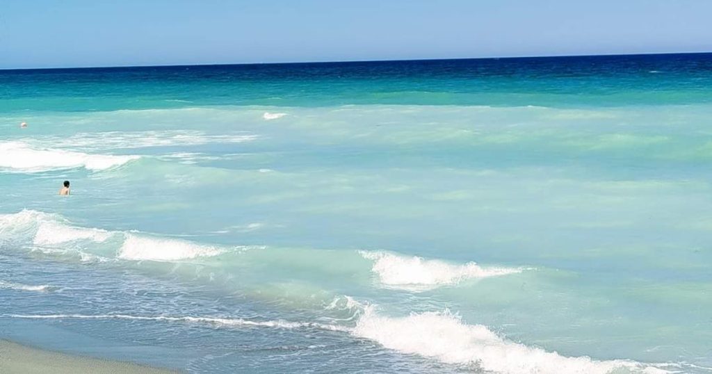 The Romanian coastline beyond the illusions of Instagram.  "Don't Be Fooled" VIDEO