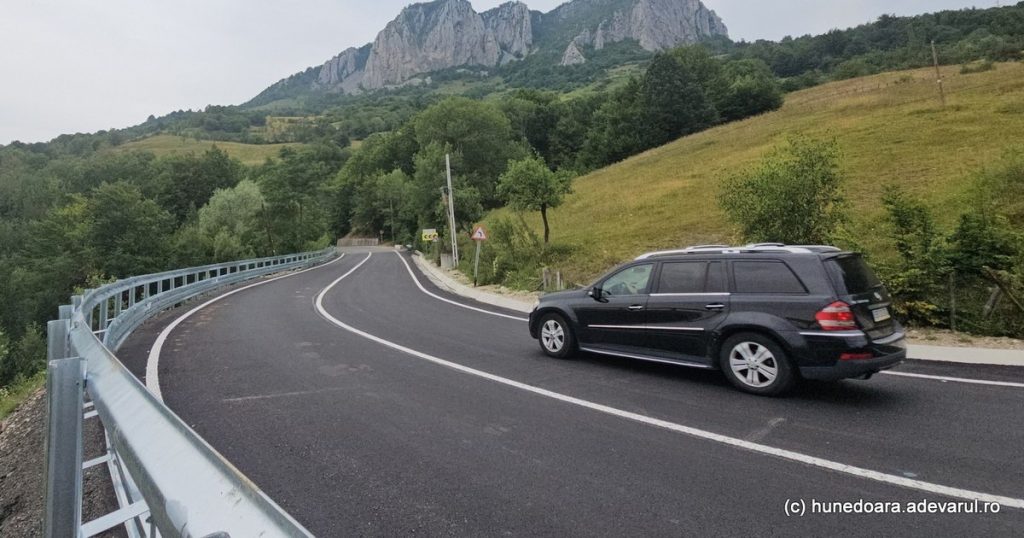 The spectacular road in Pasul Buceș Vulcan, the gateway to the heart of the Apuseni mountains VIDEO