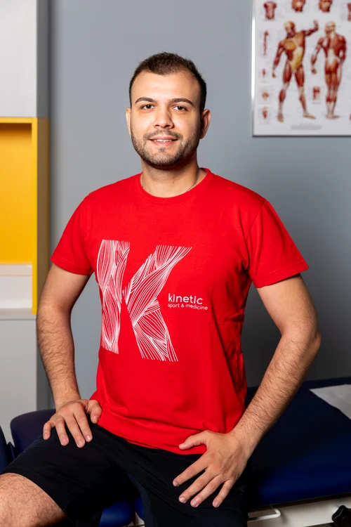 Dragoș Rusu, physiotherapist and manager of Kinetic Sports & Medicine,