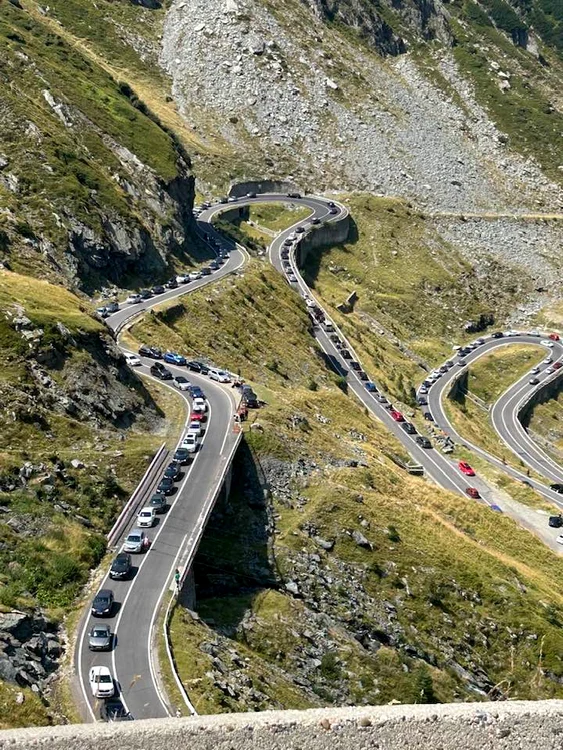 Transfagarasan. Photo: Maria Mariana. Facebook