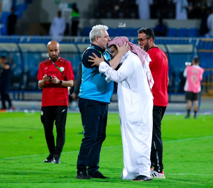 He hums, kissing the Sheikh's turban, to keep his job with Al-Shabab. In vain! PHOTO: Archive