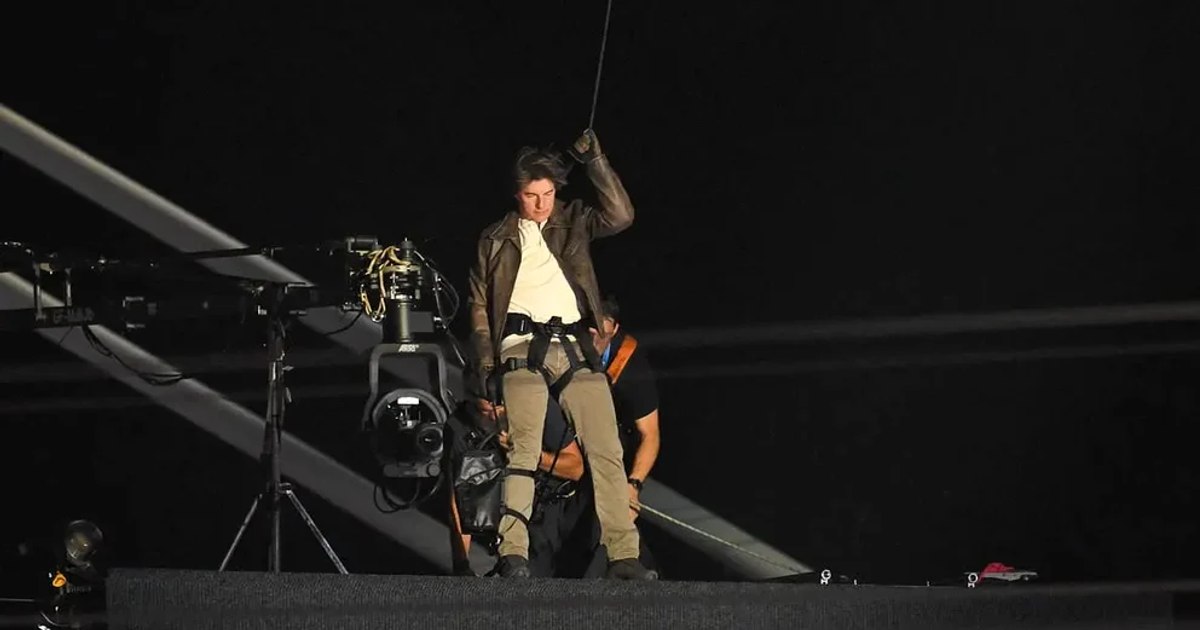 Actor Tom Cruise says he was very happy to be involved in the closing ceremony of the Olympics VIDEO