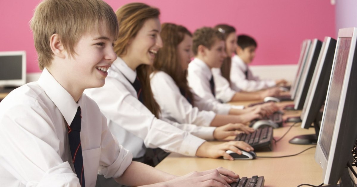 Baccalaureate 2024, autumn session. Today is the digital skills test. Structure of subjects