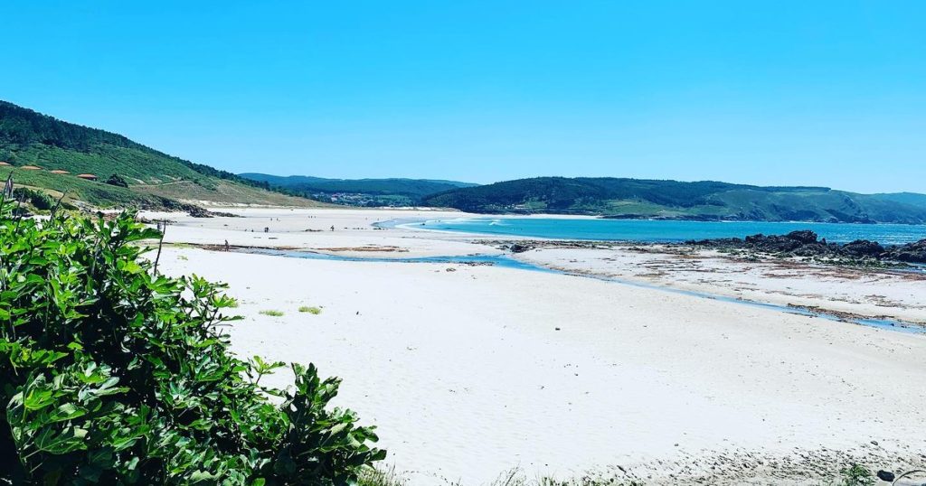 Death Coast, the ideal beach destination. Fishing villages and rocky coasts that offer a wonderful landscape VIDEO