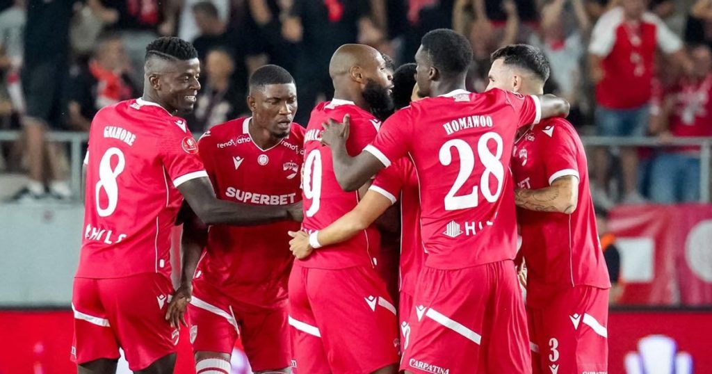 Dinamo, dramatic victory, in 9 players, against the University of Craiova. "Dogs" climb to 2nd place in the Superliga