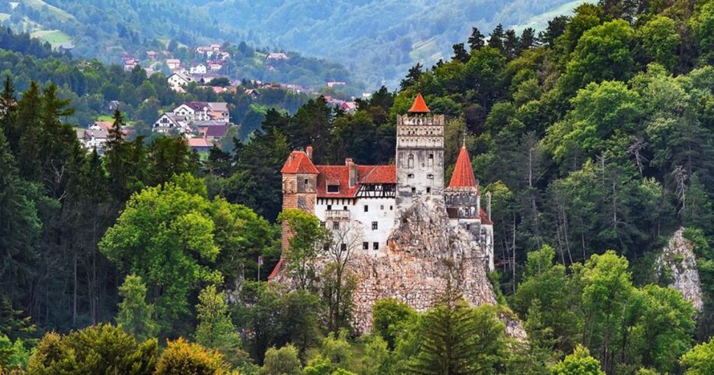 How Romania is promoted in the international press.  The reasons why our country is worth visiting