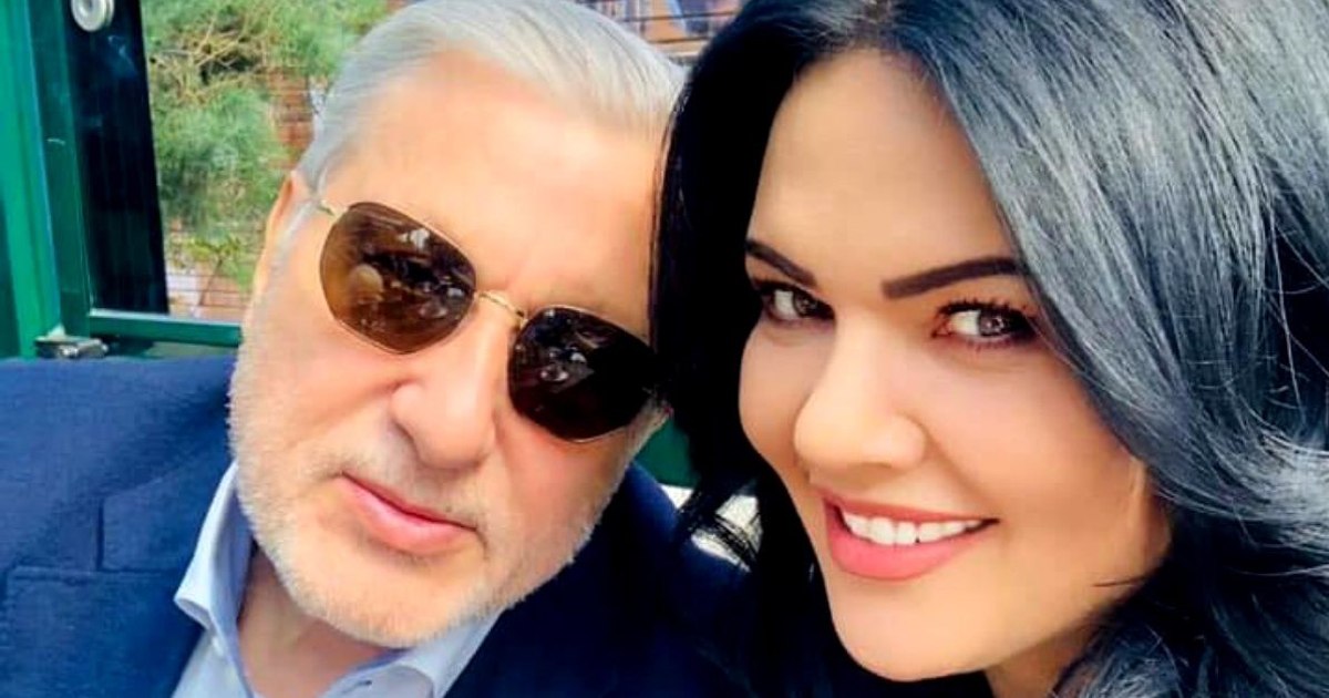 Ilie and Ioana Năstase, scandal in public. The two performed a circus in front of the apartment block in Mamaia: "Who is that? That's your lover!". Ioana: "You are drugged! You are old!”