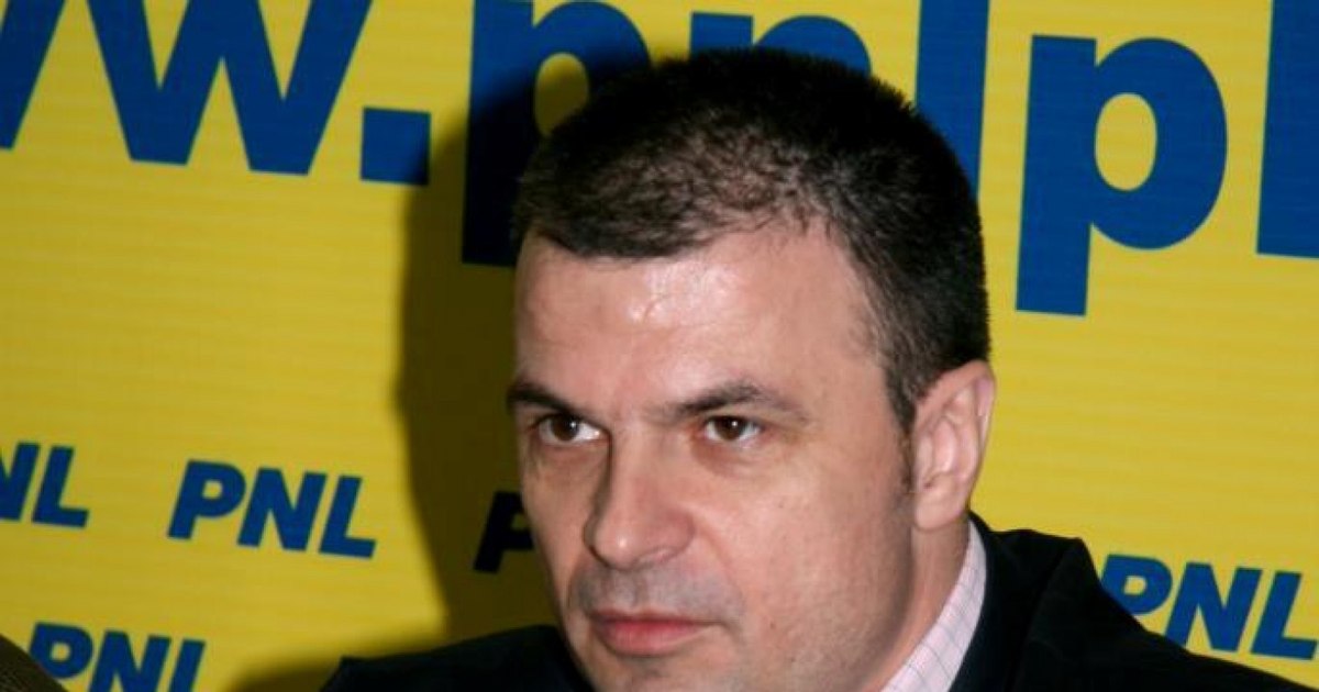 Mircea Roşca, freed from corruption charges following the statute of limitations, could become president of PNL Prahova after the resignation of Iulian Dumitrescu