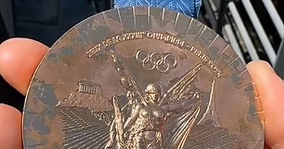 One Olympian complained of the 'poor quality of his bronze medal': 'It was like he was at war!' What did the organizers answer?