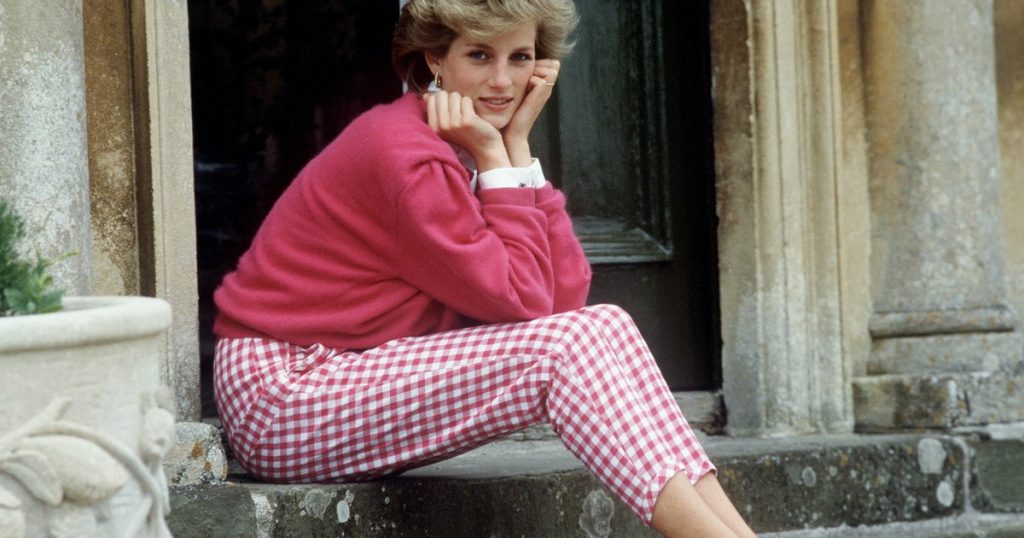 Princess Diana's fatal wound "was small, in the wrong place and incredibly rare". Disclosure made by a medical examiner