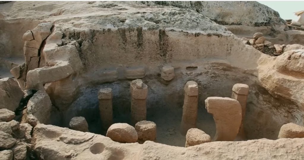 Probably the oldest seleno-solar calendar in the world, discovered in Turkey. Sculptures from 13,000 years ago VIDEO