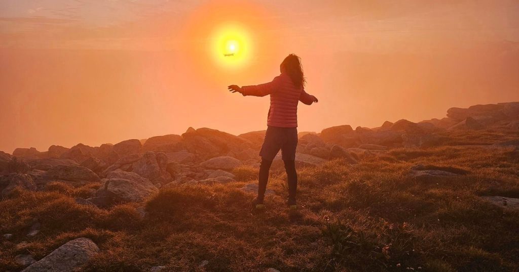 Spectacular optical phenomenon captured in Retezat. The fantastic sunset, under the spell of the Gloria Effect PHOTO