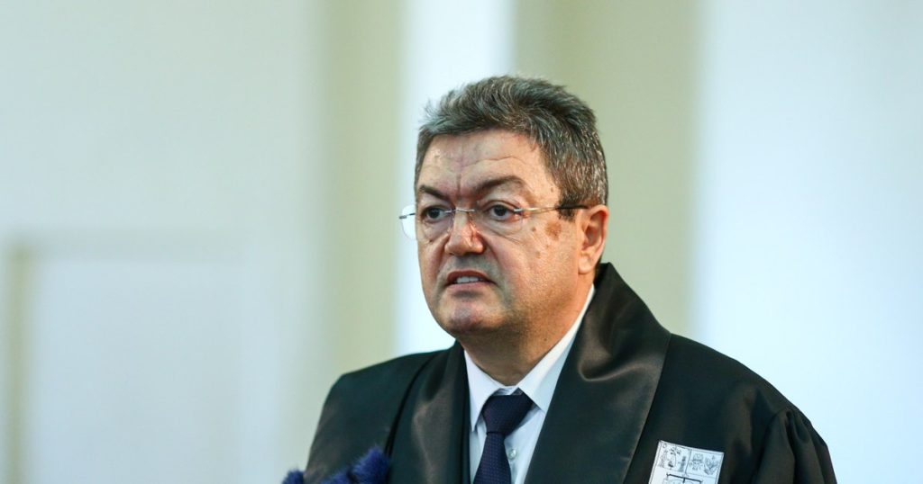 The announcement made by the rector of the University of Bucharest, after the statements of David Popovici: "It will not be easy, but we will save in other chapters"