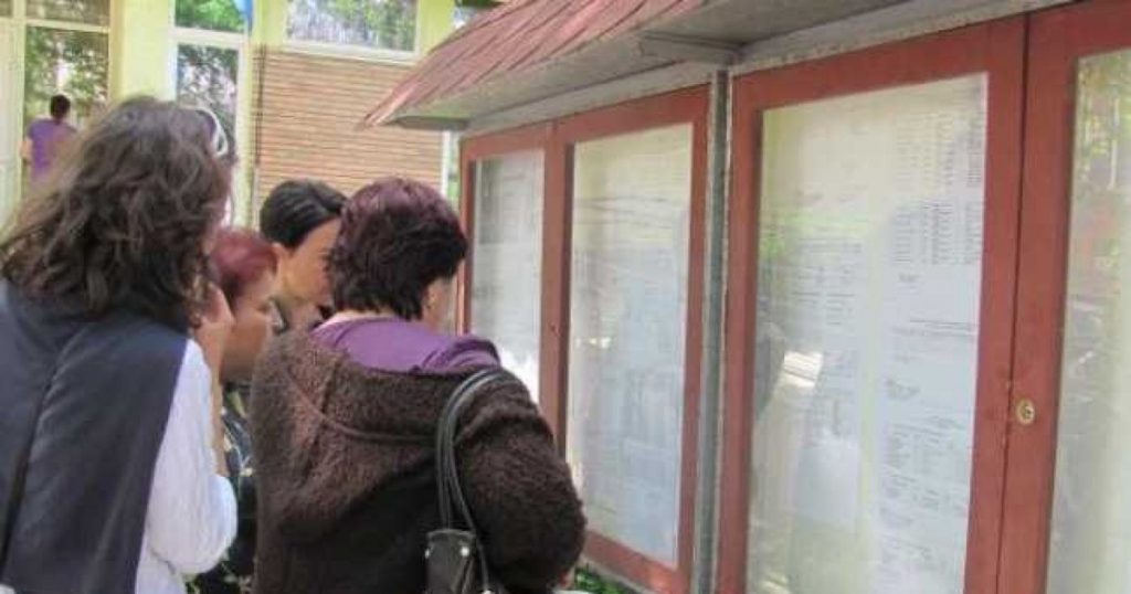 The cry of despair of the substitutes in education: 10 teachers, forced to support the Titularization for years.  Julia's drama