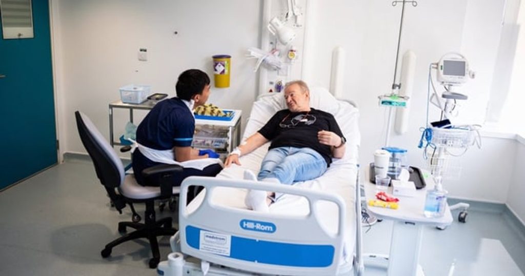 The first vaccine against lung cancer, tested on an English patient, scientist