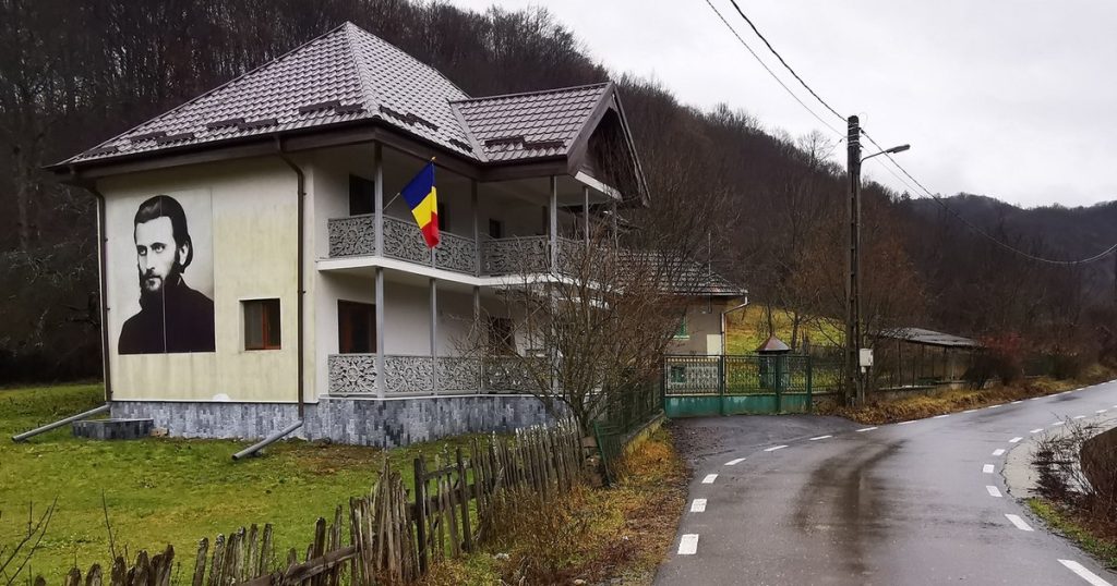 Video Secrets of the King's Road in the Metaliferous Mountains. The new road to the native village of Arsenie Boca and to the Vața Bai resort