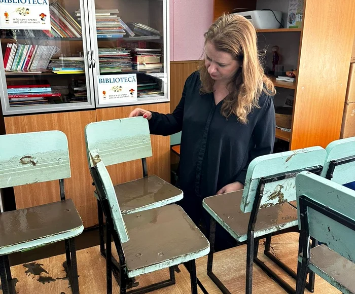 The Minister of Education, Ligia Deca, visiting a flooded school