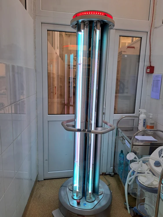 robot with ultraviolet