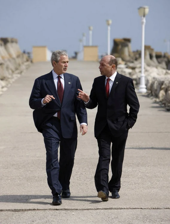 George W. Bush and Traian Băsescu in 2008 near the Neptun villa PHOTO White House/Eric Draper