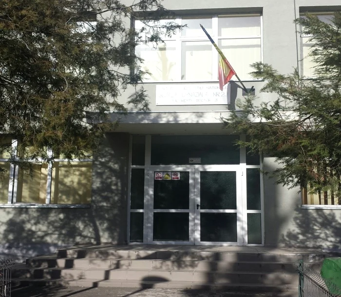 school 20 from Bucharest headquarters